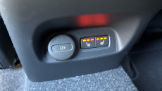 Volvo XC40 2.0 B3P Plus Dark 5dr Auto Petrol Estate